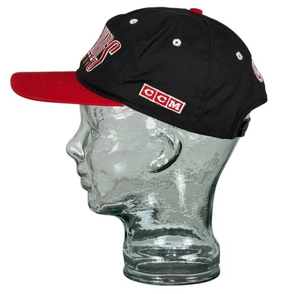 1 Apparel Mens Black Red Wings Hockey CCM NHL Official Snapback Trucker Hat - Picture 2 of 7